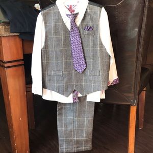 Boys size 5 dress suit